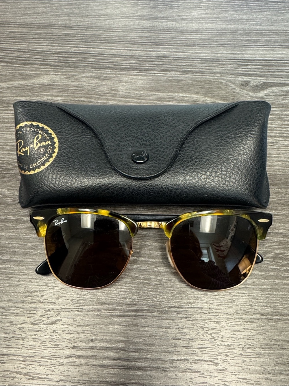 Ray-Ban Clubmaster Sunglasses in Tortoise and Gold with Dark Lenses